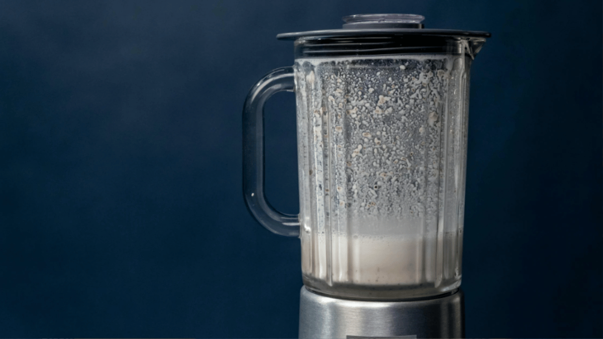 McDonald's Customer Gets ‘Flying’ Blender On Face After She Throws Food